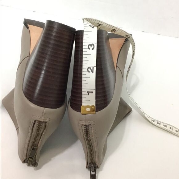 Cole Haan Dey Leather Ankle Bootie Size 9 - Picture 8 of 11